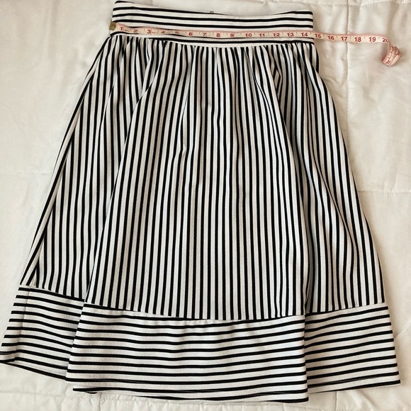 Black and White Stripped Skirt - Picture 3 of 5